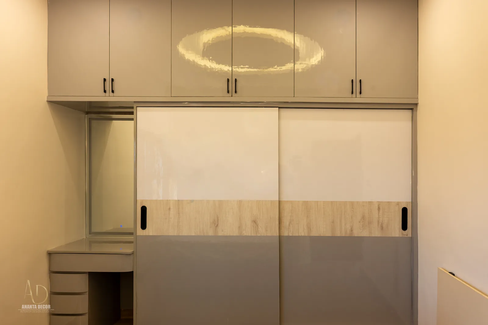 Study corner with wall-mounted work surface